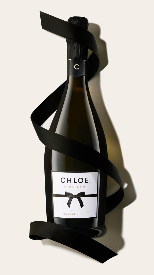 Bottle image with ribbon