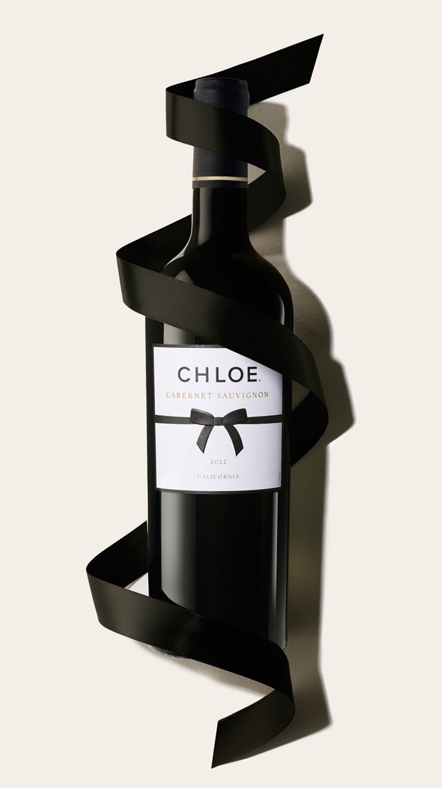 Bottle image with ribbon